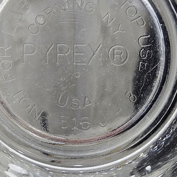 Vintage Pyrex 516J-8 D-Handle 2 Cup Glass Measuring Cup Red Print 500ml 16oz - Picture 6 of 6